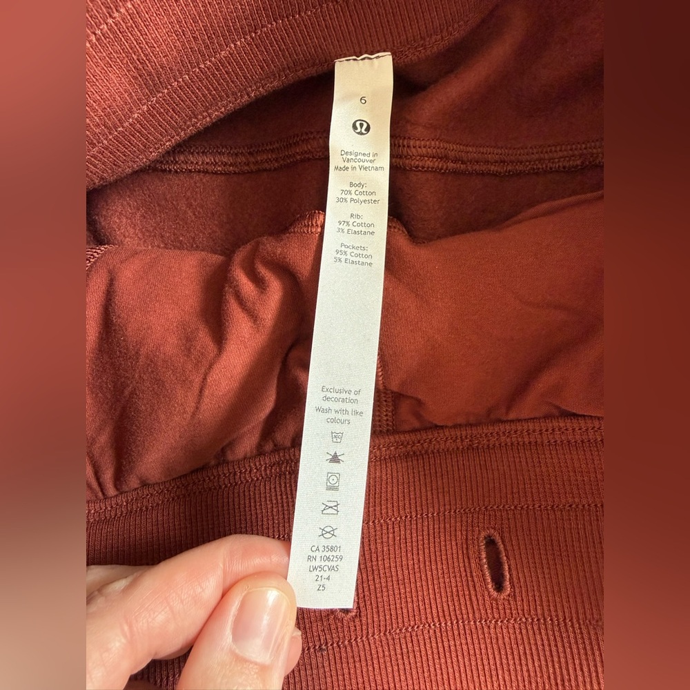 Lululemon Scuba High-Rise Jogger - Picture 6 of 9